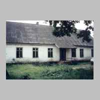 022-1038 Das Goldbacher Pfarrhaus 1991. Der letzte hier taetige Geistliche war Pfarrer Seemann (Foto E. Mueller).JPG